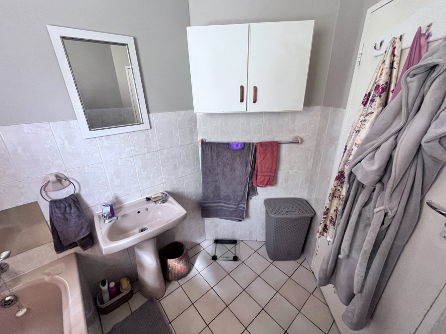 3 Bedroom Property for Sale in Langenhovenpark Free State